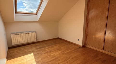 Foto 4 de Piso en venta en Calle Perlora, 2, Villaquilambre, León