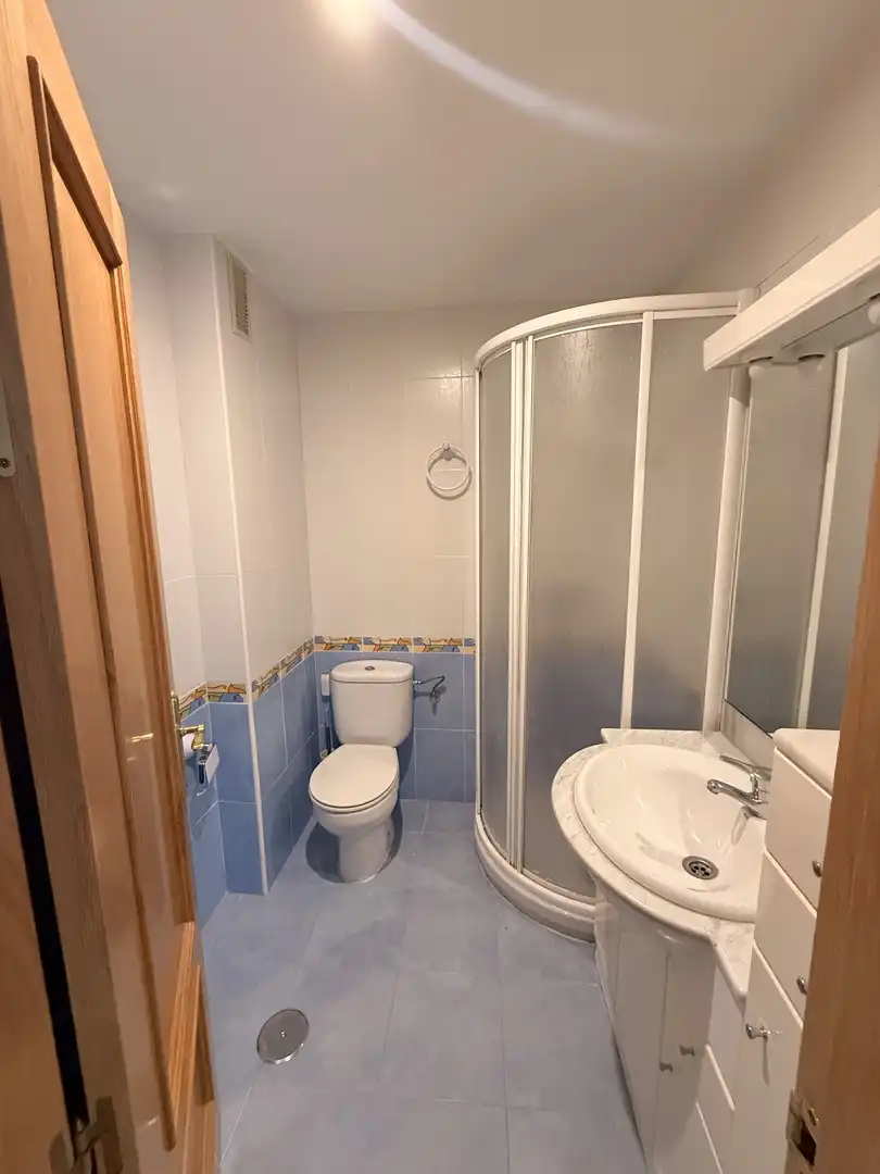 Flat for sale in Calle Perlora, 2, Villaquilambre Bathroom of Flat for sale in Villaquilambre with Terrace