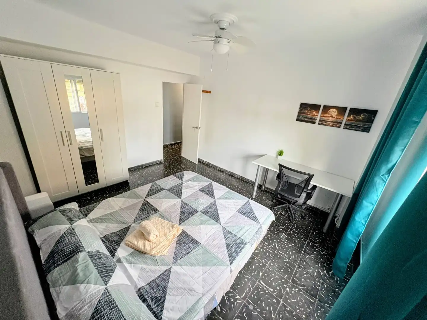 Flat for rent in Carrer de Sant Vicent Màrtir, 346, La Creu Coberta