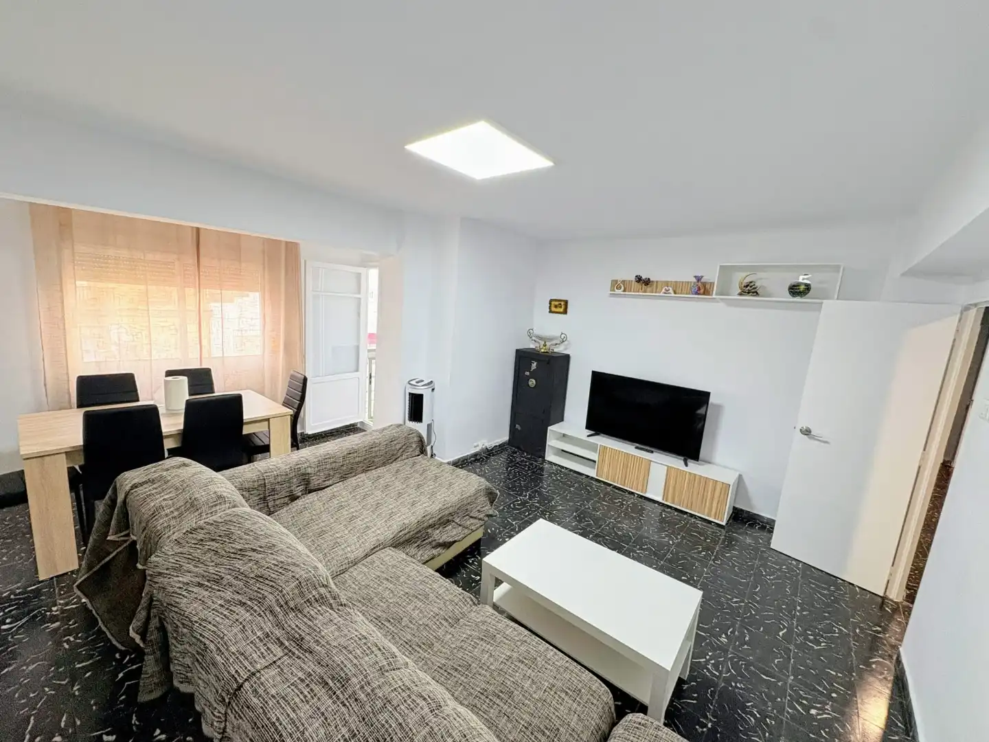 Flat for rent in Carrer de Sant Vicent Màrtir, 346, La Creu Coberta