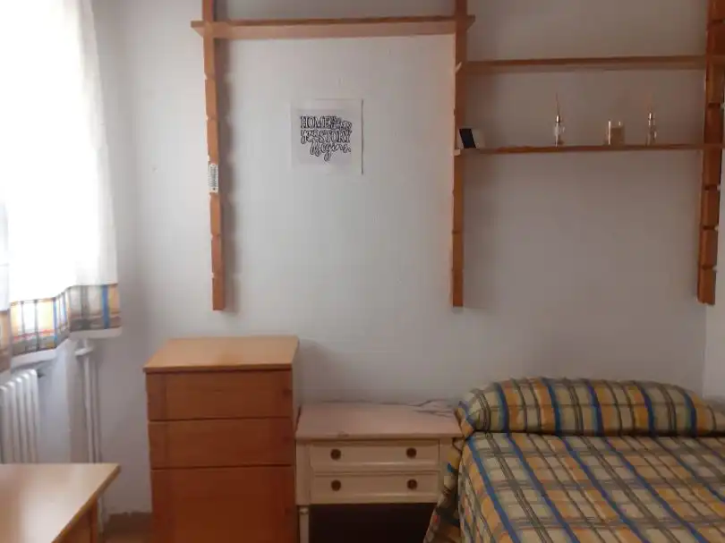 Room in Calle del Doctor Esquerdo, 43, Fuente del Berro Bedroom of Flat for share in Madrid with Heating, Parquet flooring and Furnished