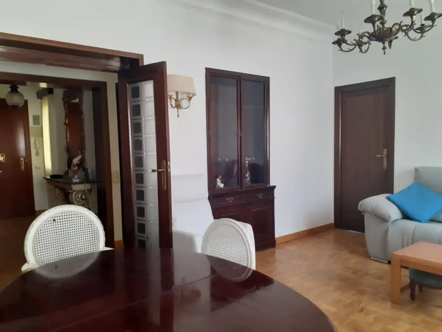 Room in Calle del Doctor Esquerdo, 43, Fuente del Berro Dining room of Flat for share in Madrid with Heating, Parquet flooring and Furnished