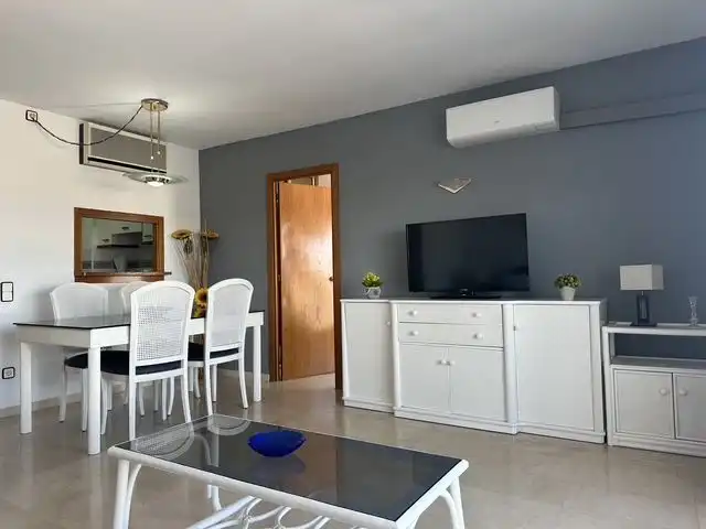 Wohnung zum Verkauf in Carrer de Terol, 2, Mar i Camp - Platja dels Capellans Wohnzimmer von Wohnung zum Verkauf in Salou mit Klimaanlage, Terrasse und Schwimmbad