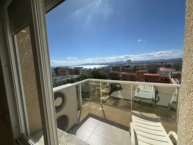 Wohnung zum Verkauf in Carrer de Terol, 2, Mar i Camp - Platja dels Capellans Terrasse von Wohnung zum Verkauf in Salou mit Klimaanlage, Terrasse und Schwimmbad