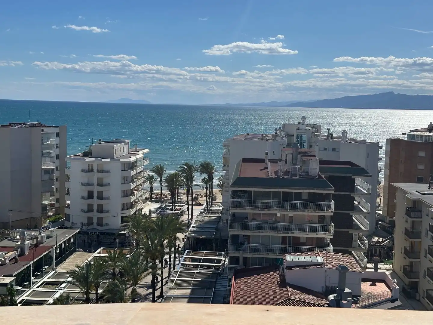 Wohnung zum Verkauf in Carrer de Terol, 2, Mar i Camp - Platja dels Capellans Außenansicht von Wohnung zum Verkauf in Salou mit Klimaanlage, Terrasse und Schwimmbad