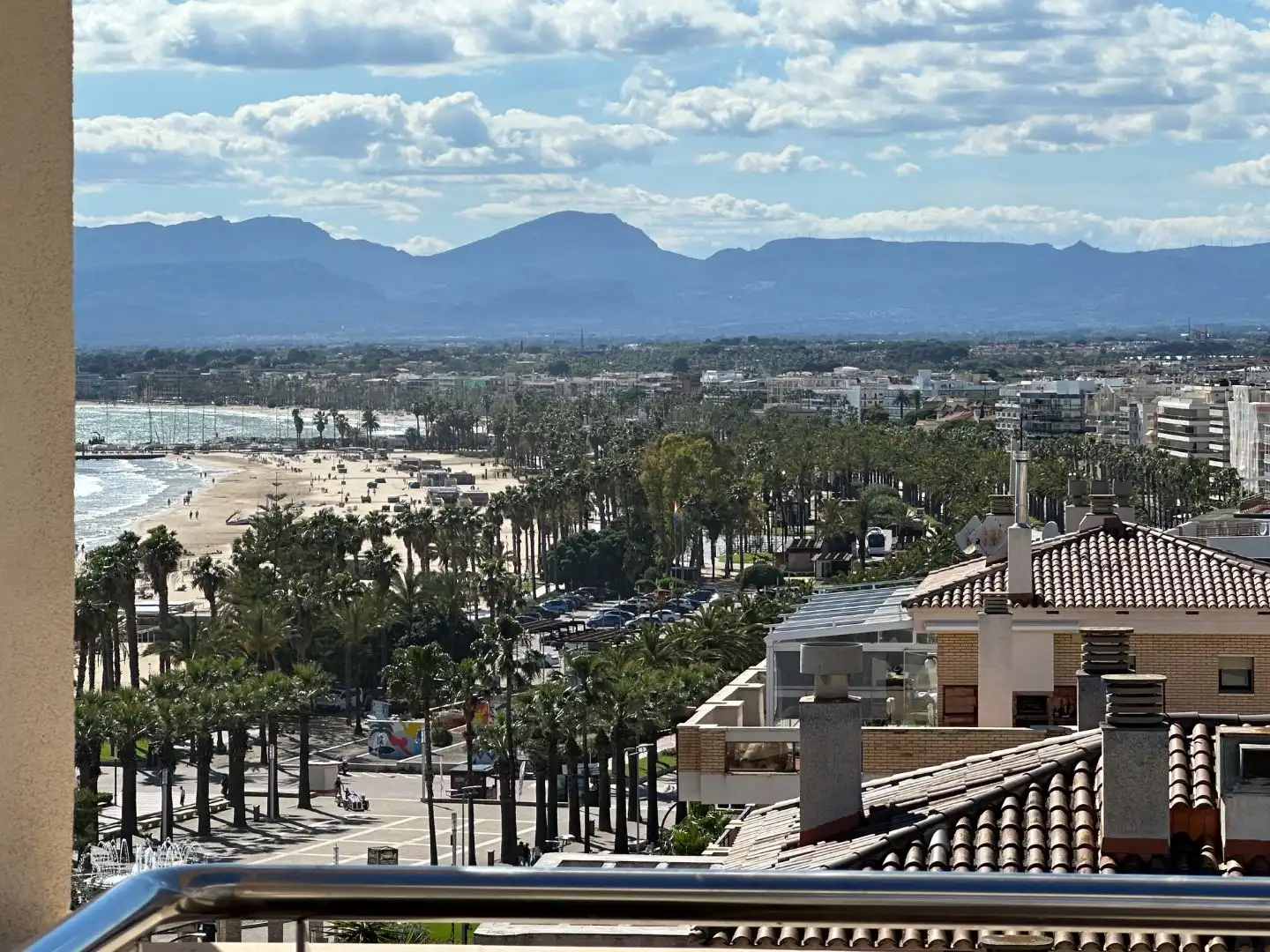 Wohnung zum Verkauf in Carrer de Terol, 2, Mar i Camp - Platja dels Capellans Außenansicht von Wohnung zum Verkauf in Salou mit Klimaanlage, Terrasse und Schwimmbad