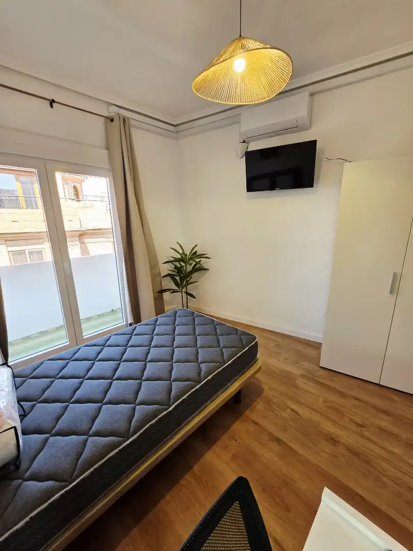 Schlafzimmer von Wohnung zur untervermieten in Villarrobledo mit Klimaanlage, Parkett und Möbliert