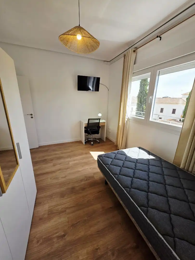 Schlafzimmer von Wohnung zur untervermieten in Villarrobledo mit Klimaanlage, Parkett und Möbliert