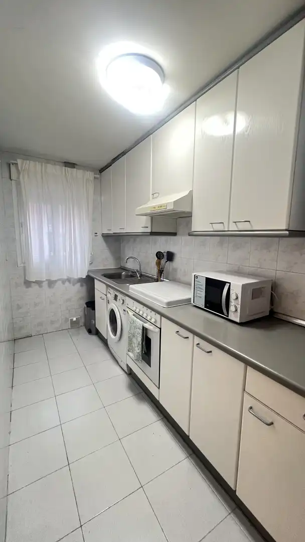 Kitchen of Flat for rent in Madrid  with Air Conditioner, Heating and Parquet flooring