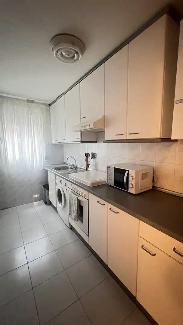 Kitchen of Flat for rent in Madrid  with Air Conditioner, Heating and Parquet flooring
