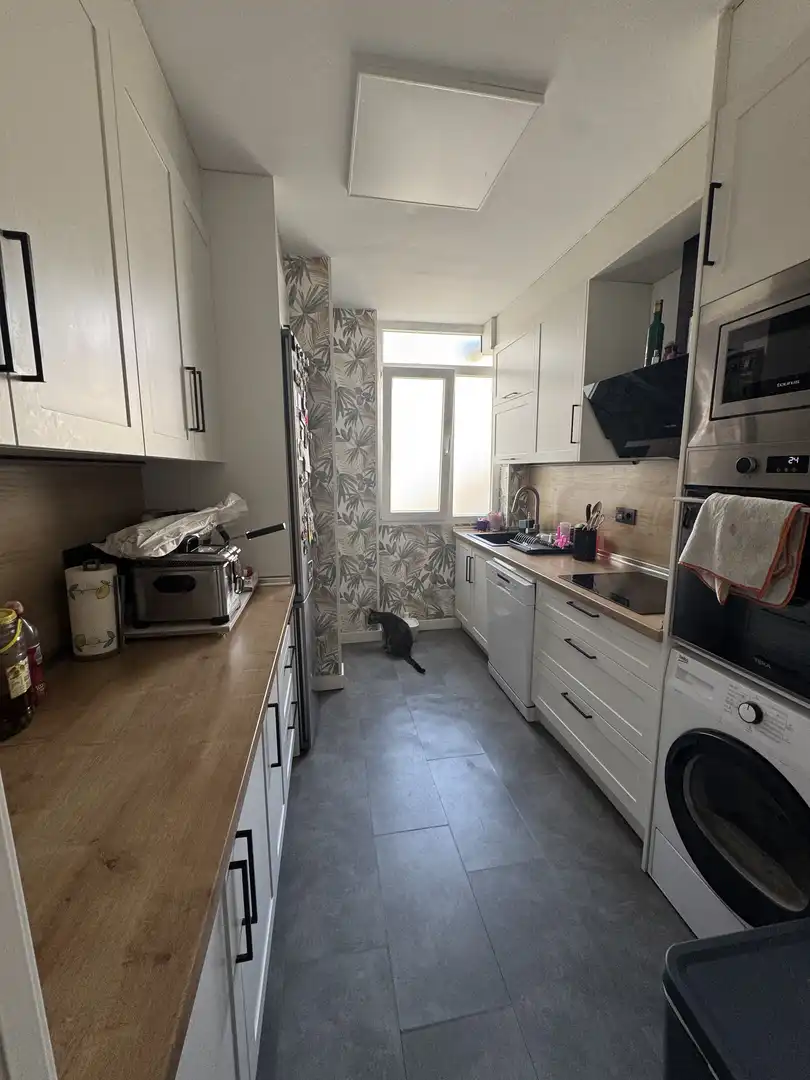 Pis en venda a Avenida Granada, 67, Belén - San Roque Cuina de Pis en venda en Jaén amb Aire condicionat, Aparcament comunitari i Balcó