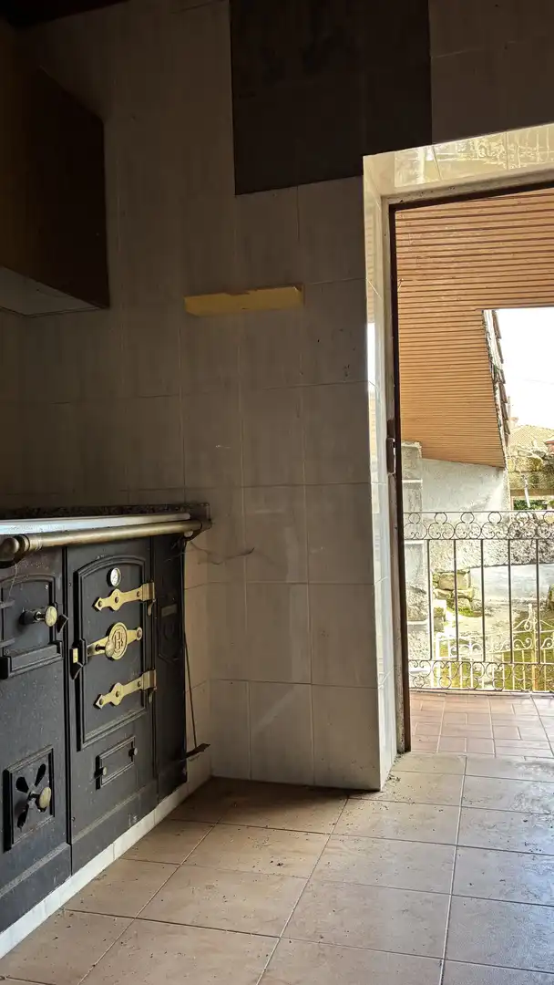 Casa adosada en venta en Rúa Cimadevila, 13, Esgos Casa adosada en venta en Esgos con Terraza, Amueblado y Parking comunitario