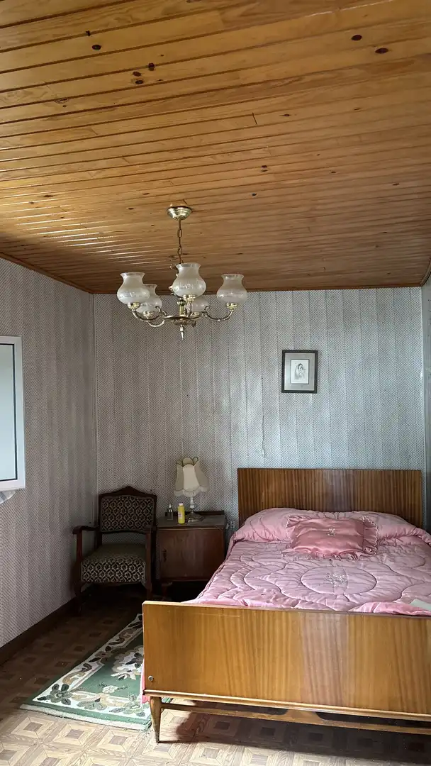 Casa adosada en venta en Rúa Cimadevila, 13, Esgos Habitación de Casa adosada en venta en Esgos con Terraza, Amueblado y Parking comunitario