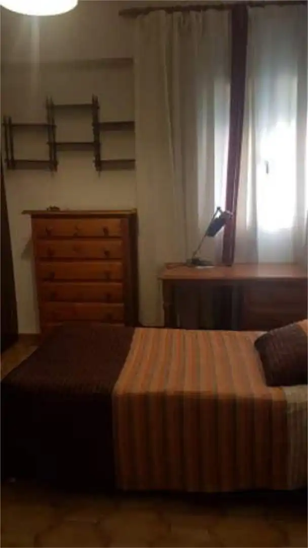 Flat for rent in Ciudad Jardín - Zoco Bedroom of Flat for rent in Córdoba with Terrace, Furnished and Pets allowed