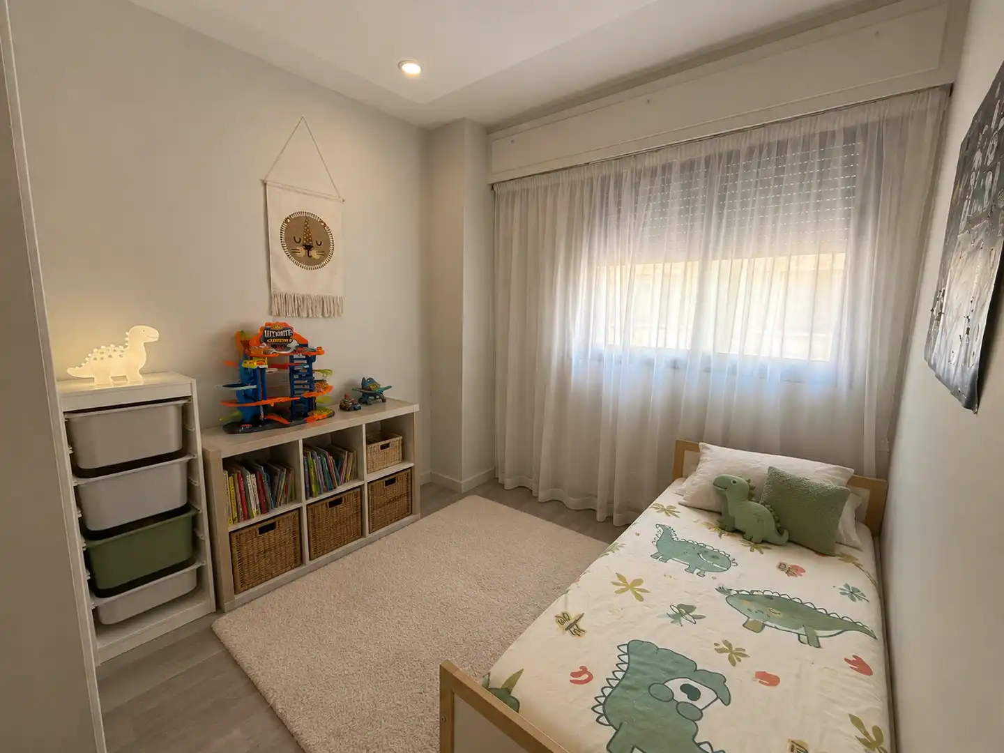 Flat for rent in Calle de Lope de Rueda, Ibiza de Madrid Bedroom of Flat for rent in Madrid with Air Conditioner, Heating and Private garden