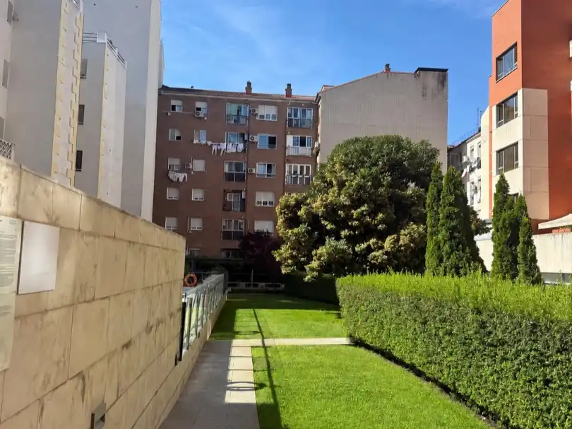 Pis de lloguer a Calle de Lope de Rueda, Ibiza de Madrid Vista exterior de Pis de lloguer en Madrid amb Aire condicionat, Calefacció i Jardí privat