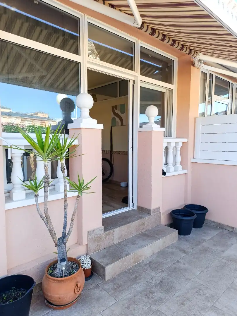 Maisonette zum Verkauf in Avenida de Finlandia, 5, Santa Pola Terrasse von Maisonette zum Verkauf in Santa Pola mit Klimaanlage, Terrasse und Balkon