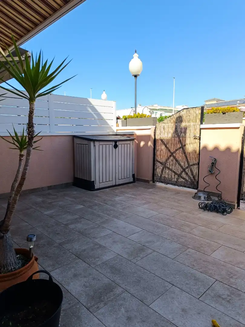Maisonette zum Verkauf in Avenida de Finlandia, 5, Santa Pola Terrasse von Maisonette zum Verkauf in Santa Pola mit Klimaanlage, Terrasse und Balkon