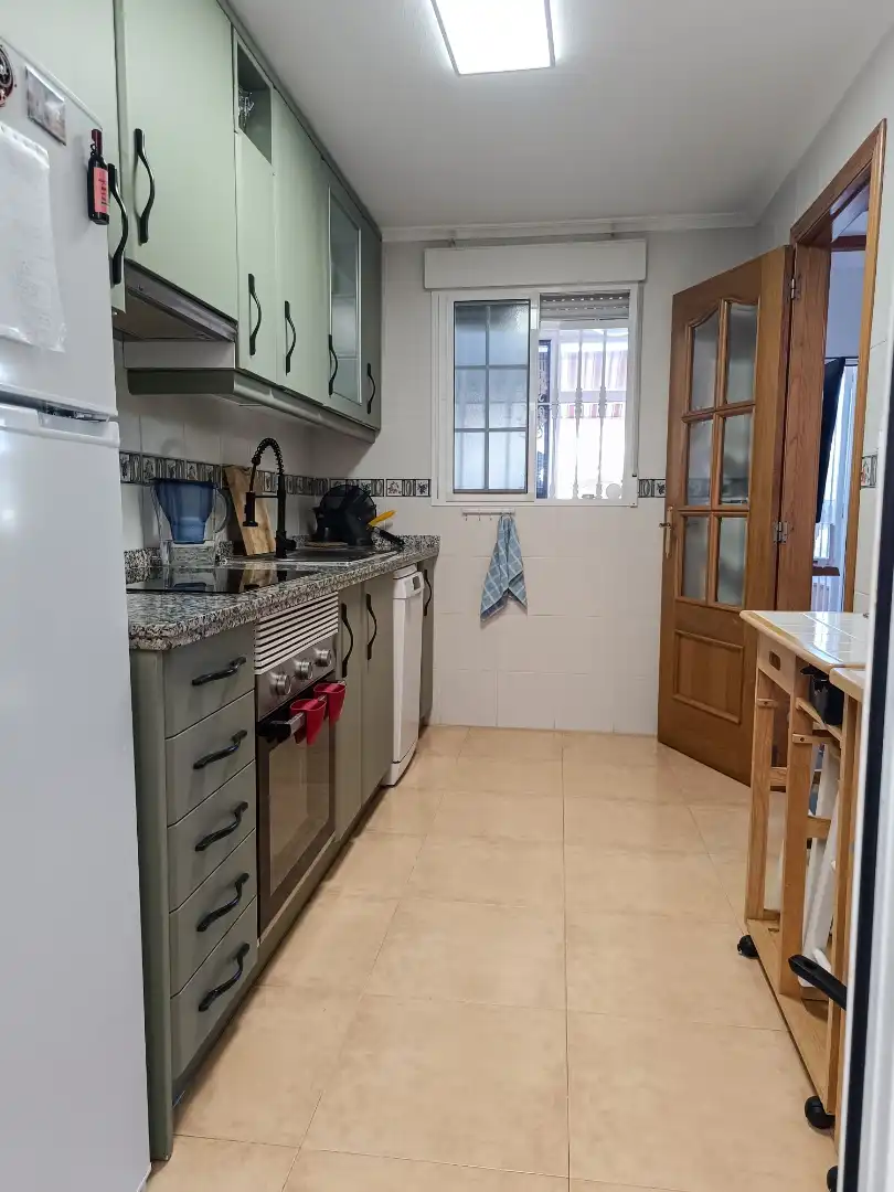Maisonette zum Verkauf in Avenida de Finlandia, 5, Santa Pola Küche von Maisonette zum Verkauf in Santa Pola mit Klimaanlage, Terrasse und Balkon