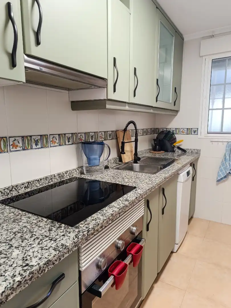 Maisonette zum Verkauf in Avenida de Finlandia, 5, Santa Pola Küche von Maisonette zum Verkauf in Santa Pola mit Klimaanlage, Terrasse und Balkon