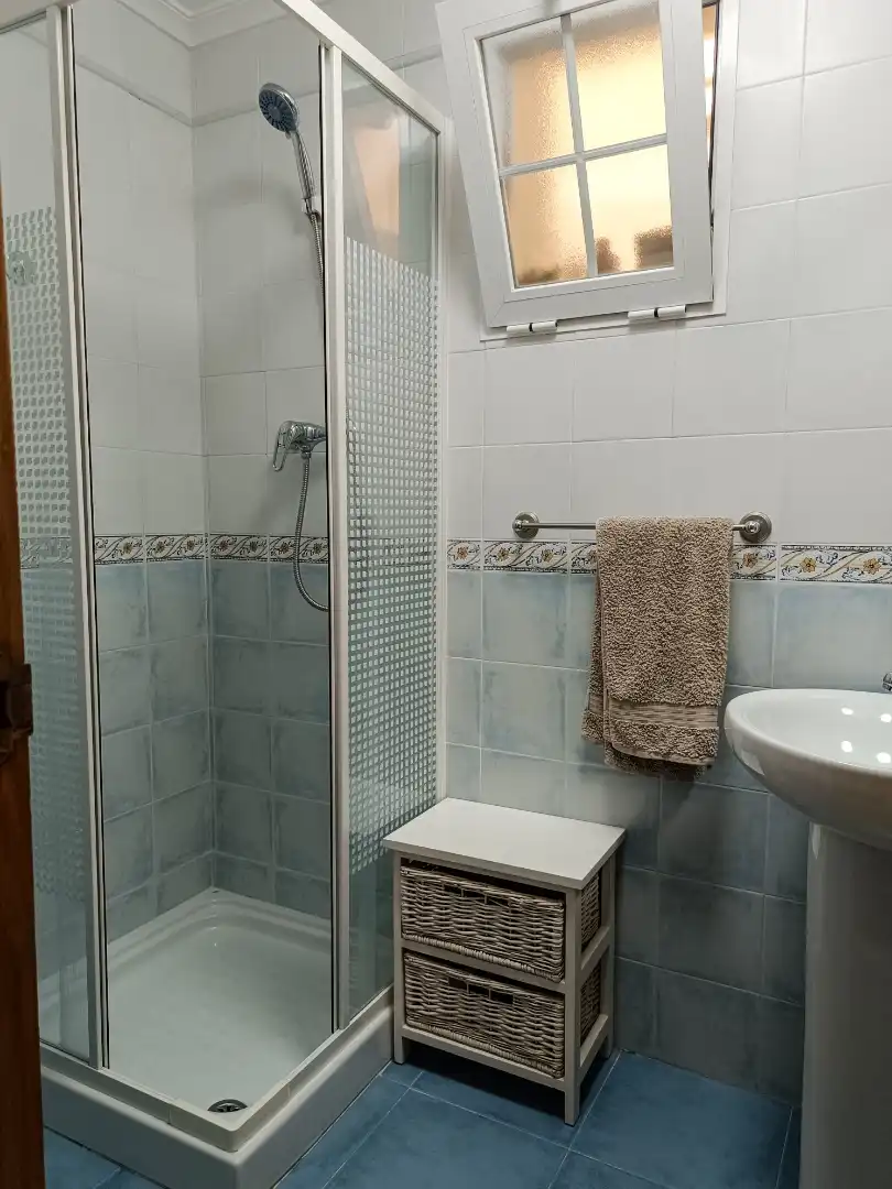 Maisonette zum Verkauf in Avenida de Finlandia, 5, Santa Pola Badezimmer von Maisonette zum Verkauf in Santa Pola mit Klimaanlage, Terrasse und Balkon