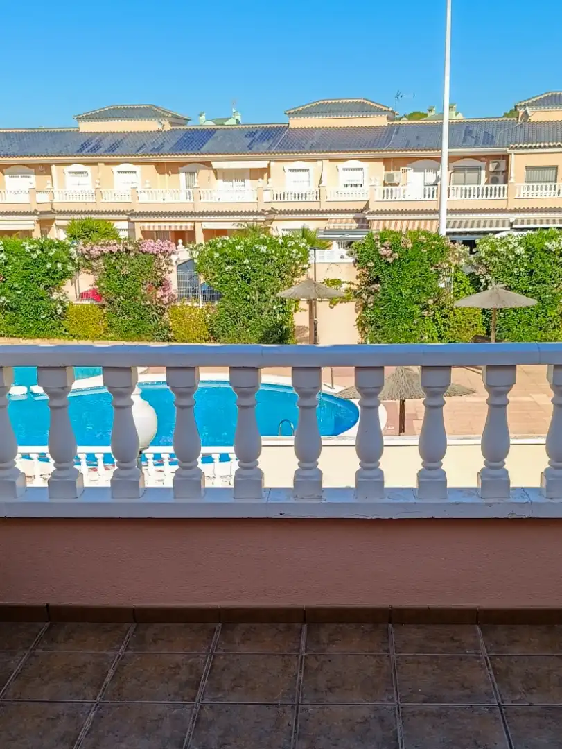 Maisonette zum Verkauf in Avenida de Finlandia, 5, Santa Pola Schwimmbecken von Maisonette zum Verkauf in Santa Pola mit Klimaanlage, Terrasse und Balkon
