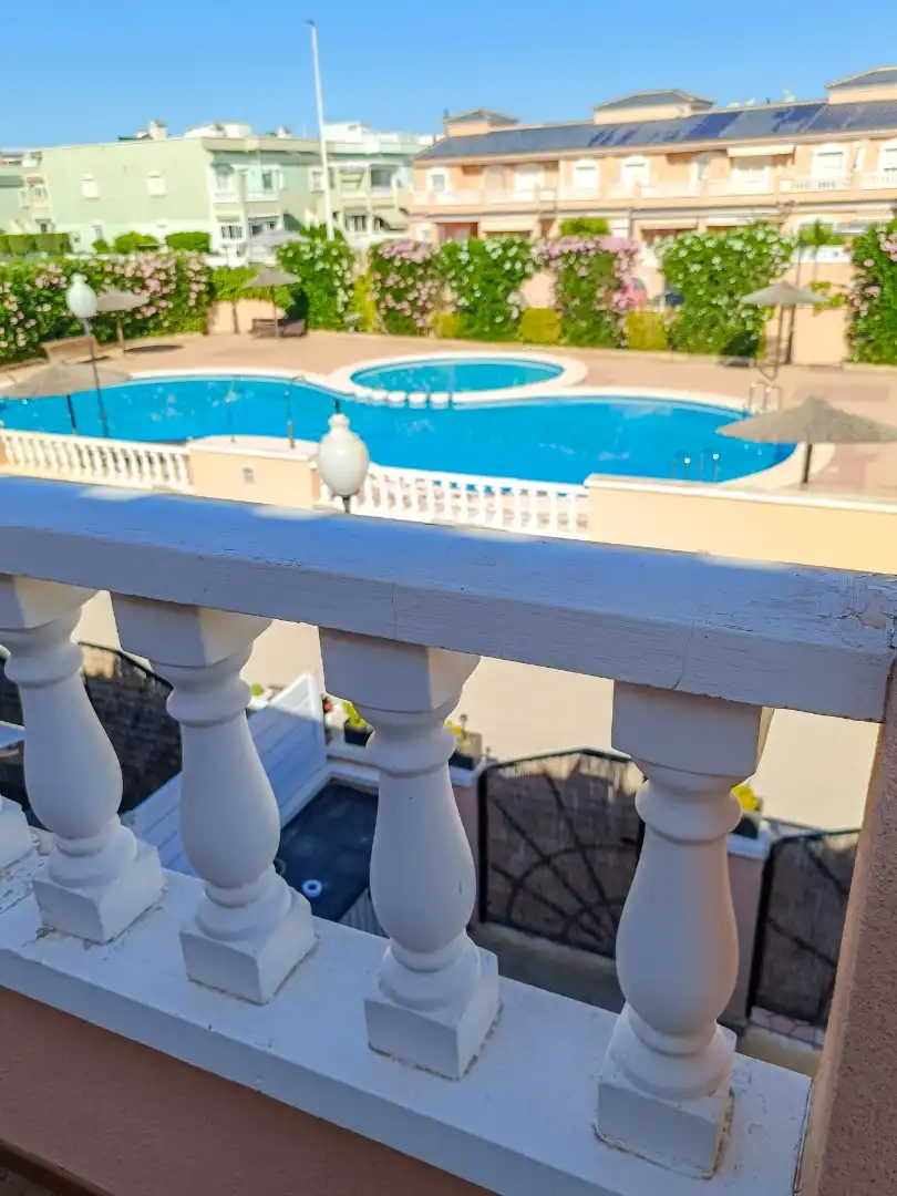 Maisonette zum Verkauf in Avenida de Finlandia, 5, Santa Pola Schwimmbecken von Maisonette zum Verkauf in Santa Pola mit Klimaanlage, Terrasse und Balkon
