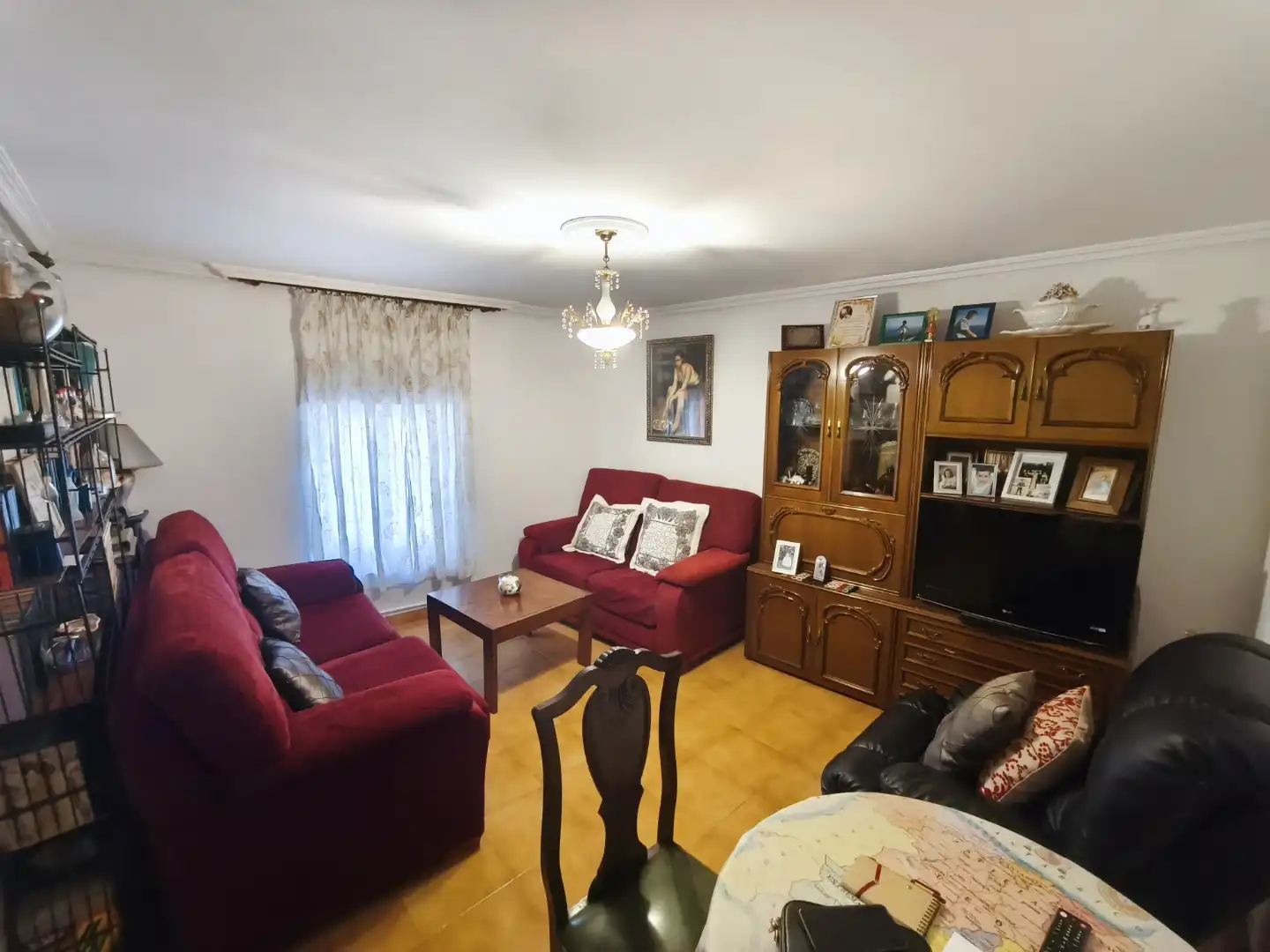 Casa adosada en venda a Calle Cayō Zapata, 9, Gema Sala d'estar de Casa adosada en venda en Gema amb Calefacció, Jardí privat i Forn