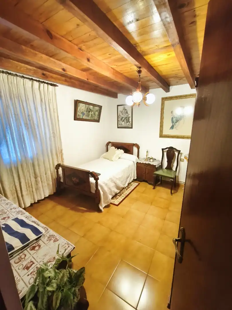 Casa adosada en venda a Calle Cayō Zapata, 9, Gema Dormitori de Casa adosada en venda en Gema amb Calefacció, Jardí privat i Forn