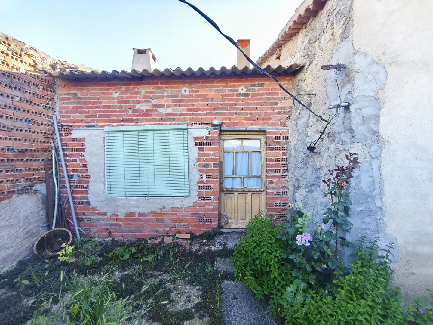 Casa adosada en venda a Calle Cayō Zapata, 9, Gema Vista exterior de Casa adosada en venda en Gema amb Calefacció, Jardí privat i Forn