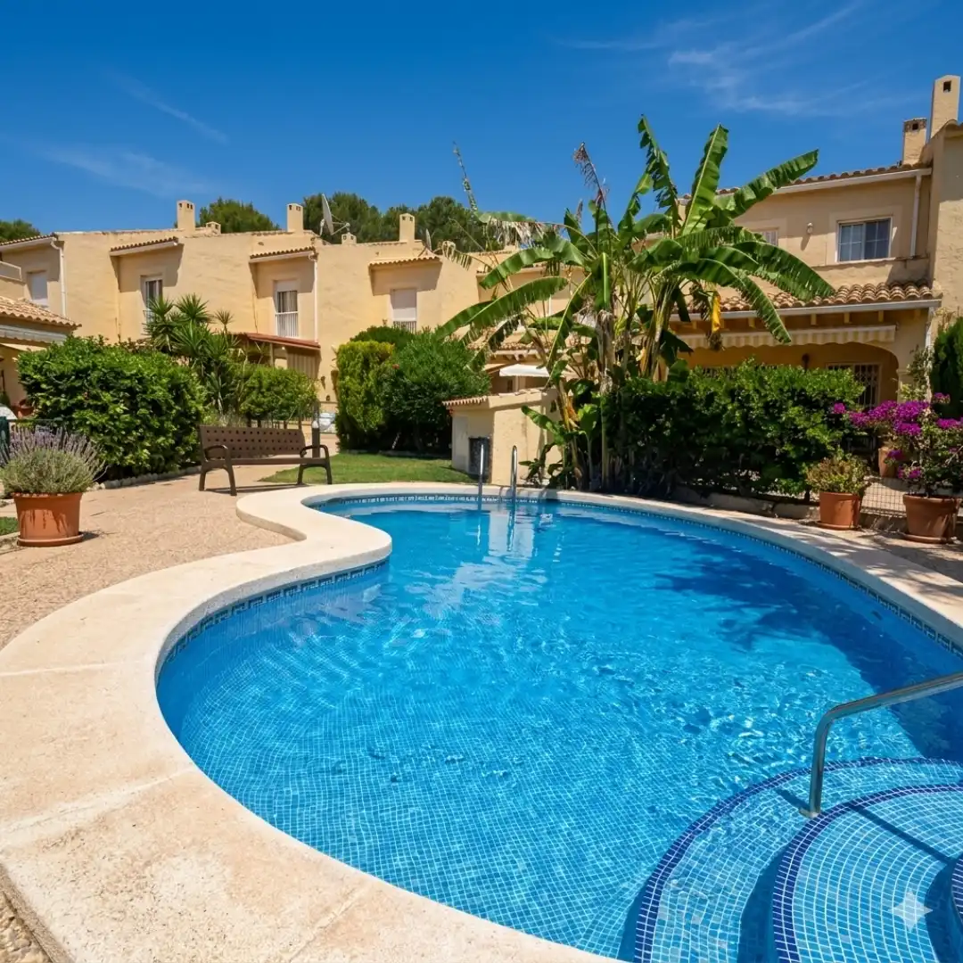 Casa adosada en venta en Carrer de Tritó, 11, L'Albir Piscina de Casa adosada en venta en L'Alfàs del Pi con Aire acondicionado, Terraza y Balcón