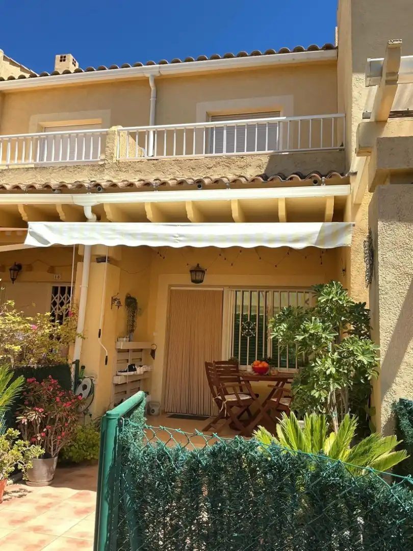 Casa adosada en venta en Carrer de Tritó, 11, L'Albir Terraza de Casa adosada en venta en L'Alfàs del Pi con Aire acondicionado, Terraza y Balcón
