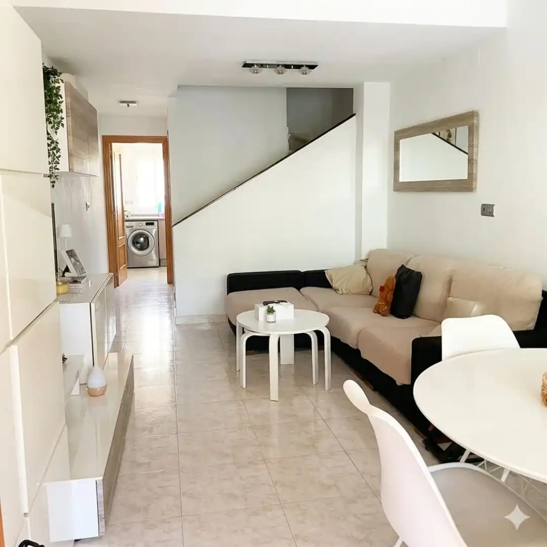 Casa adosada en venta en Carrer de Tritó, 11, L'Albir Sala de estar de Casa adosada en venta en L'Alfàs del Pi con Aire acondicionado, Terraza y Balcón