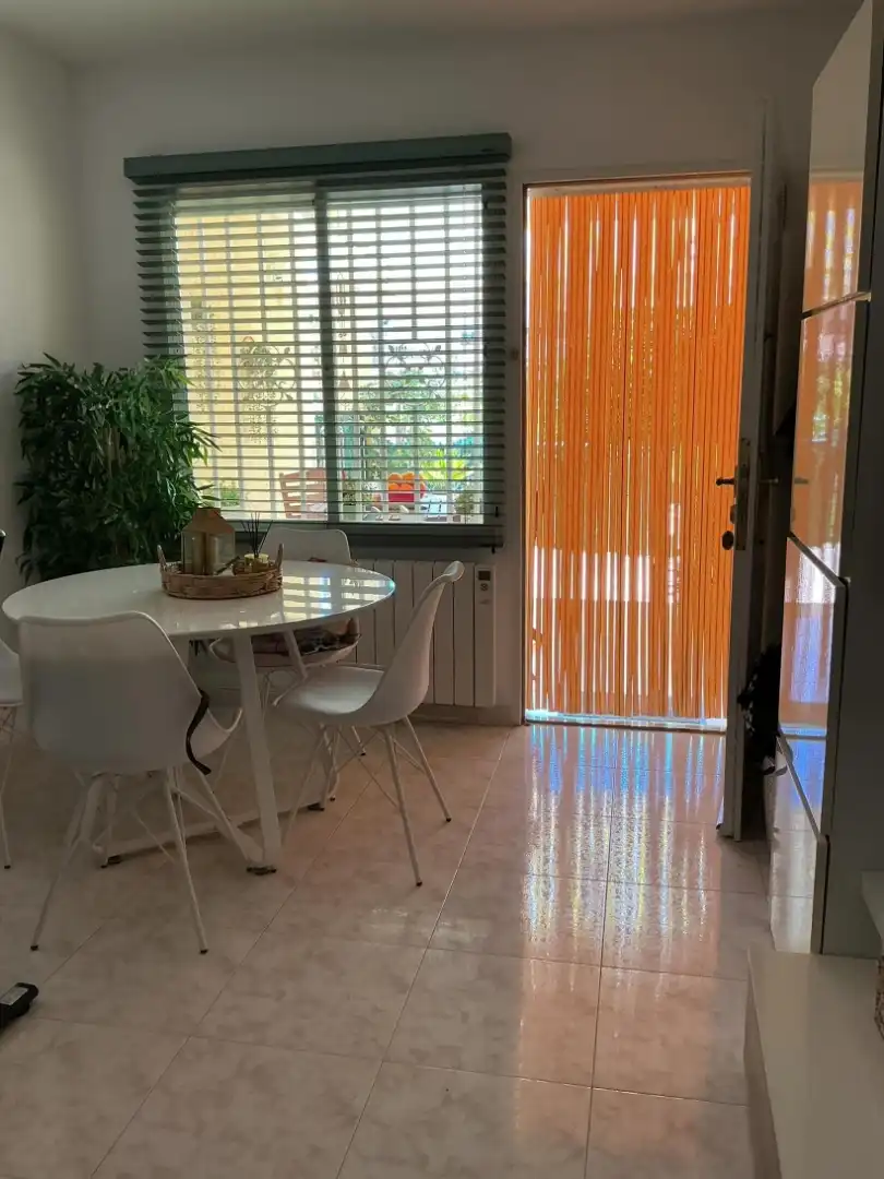 Casa adosada en venta en Carrer de Tritó, 11, L'Albir Comedor de Casa adosada en venta en L'Alfàs del Pi con Aire acondicionado, Terraza y Balcón