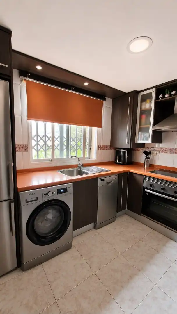 Casa adosada en venta en Carrer de Tritó, 11, L'Albir Cocina de Casa adosada en venta en L'Alfàs del Pi con Aire acondicionado, Terraza y Balcón