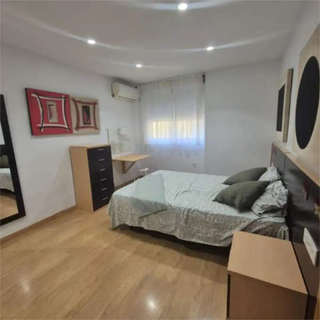 Piso de alquiler en Ayuntamiento Habitación de Piso de alquiler en Alhendín con Trastero y Amueblado