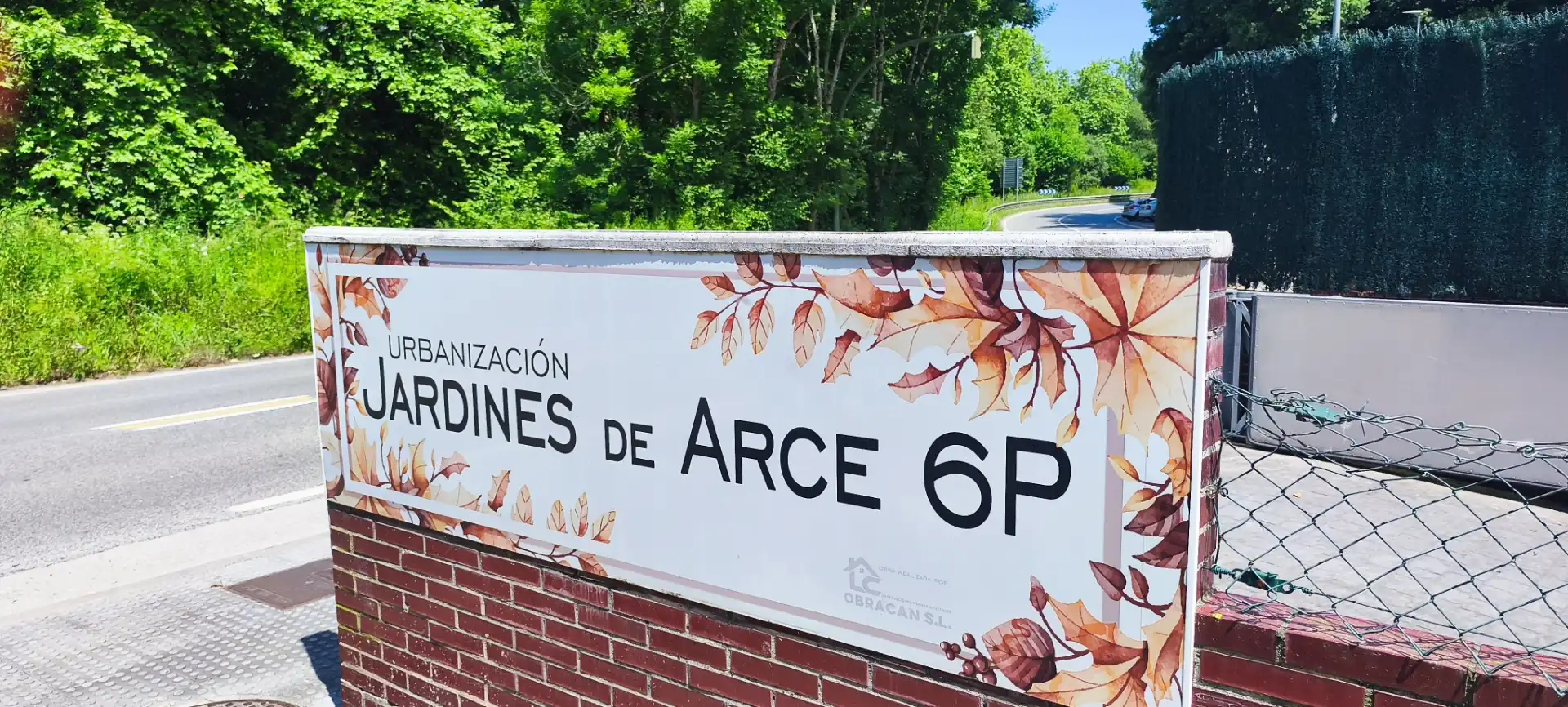 Einfamilien-Reihenhaus zum Verkauf in Barrio las Fuentes, 6, Piélagos Parkplatz von Einfamilien-Reihenhaus zum Verkauf in Piélagos