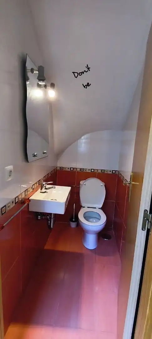 Einfamilien-Reihenhaus zum Verkauf in Barrio las Fuentes, 6, Piélagos Badezimmer von Einfamilien-Reihenhaus zum Verkauf in Piélagos
