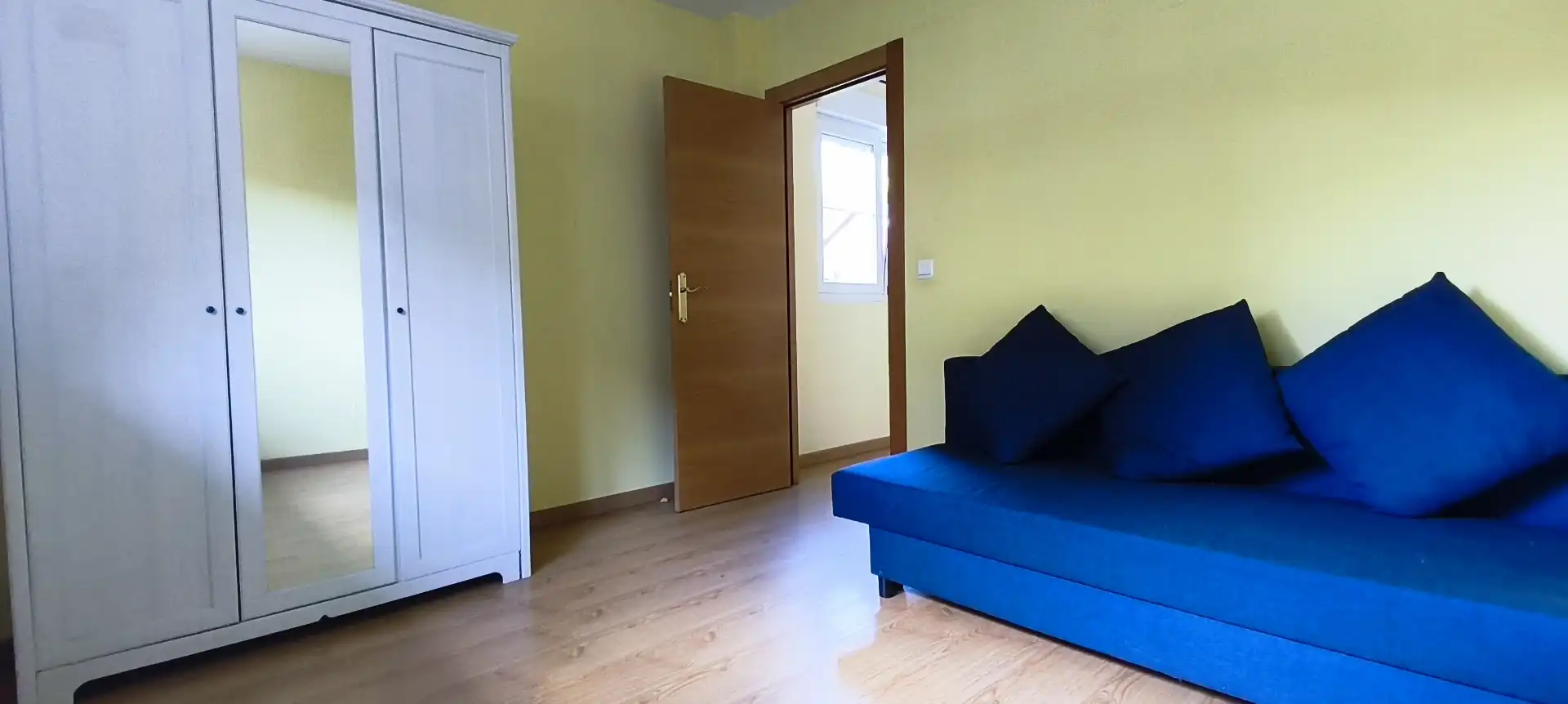 Einfamilien-Reihenhaus zum Verkauf in Barrio las Fuentes, 6, Piélagos Schlafzimmer von Einfamilien-Reihenhaus zum Verkauf in Piélagos