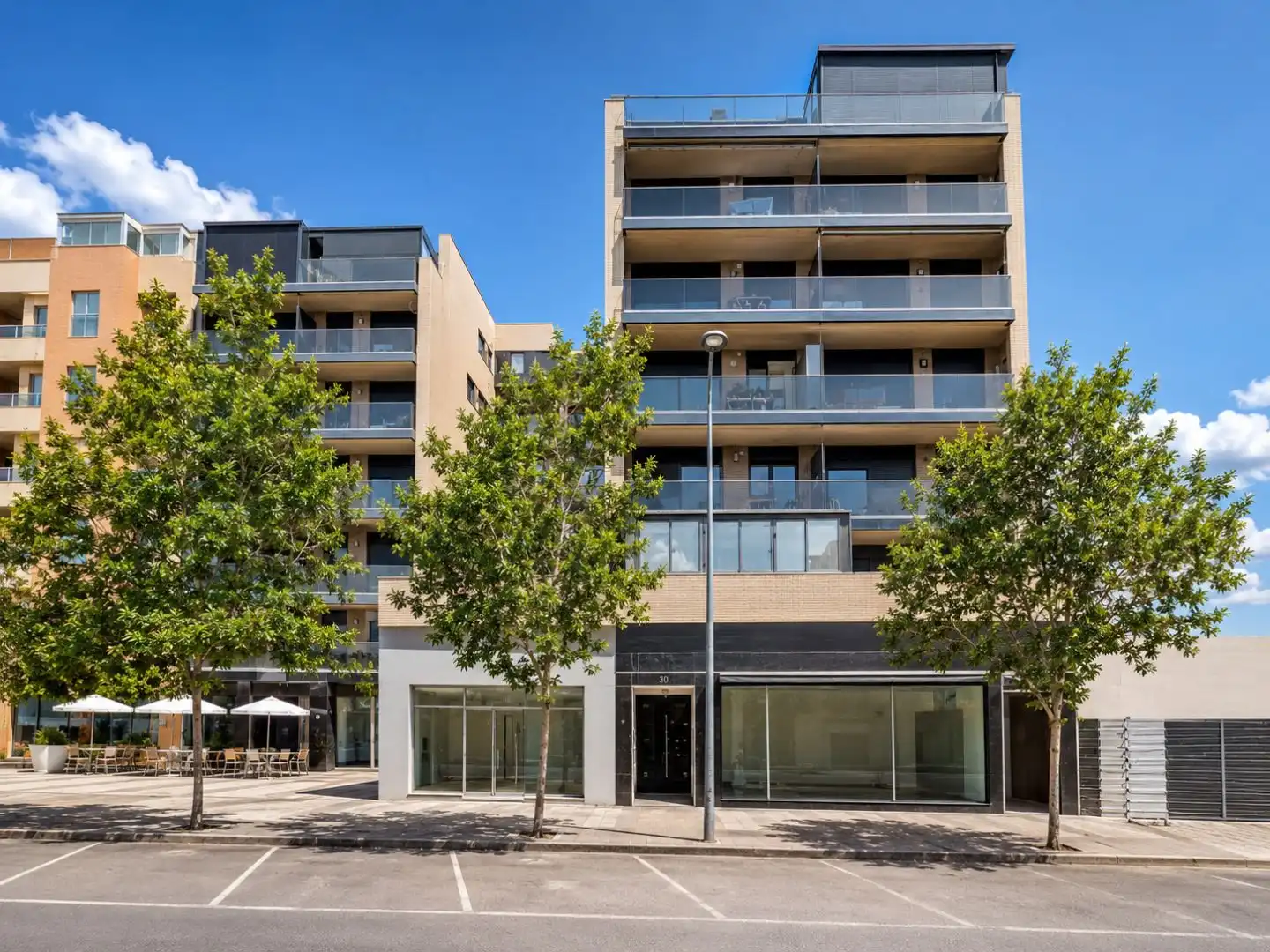 Wohnung zum Verkauf in Avenida Juan Carlos I, 113, Roquetas de Mar ciudad Außenansicht von Wohnung zum Verkauf in Roquetas de Mar mit Klimaanlage und Terrasse