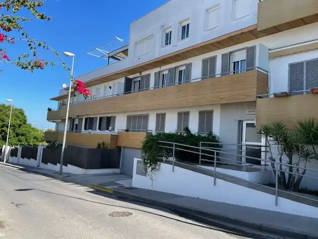 Apartamento de alquiler en Fray Leopoldo de Alpandeire, 6, V Centenario - Piletas - Capuchinos Vista exterior de Apartamento de alquiler en Sanlúcar de Barrameda con Aire acondicionado, Calefacción y Terraza
