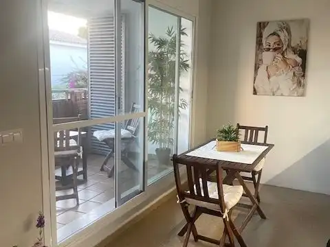 Apartamento de alquiler en Fray Leopoldo de Alpandeire, 6, V Centenario - Piletas - Capuchinos Terraza de Apartamento de alquiler en Sanlúcar de Barrameda con Aire acondicionado, Calefacción y Terraza