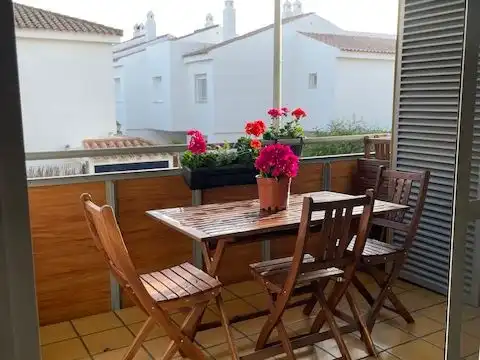 Apartamento de alquiler en Fray Leopoldo de Alpandeire, 6, V Centenario - Piletas - Capuchinos Terraza de Apartamento de alquiler en Sanlúcar de Barrameda con Aire acondicionado, Calefacción y Terraza