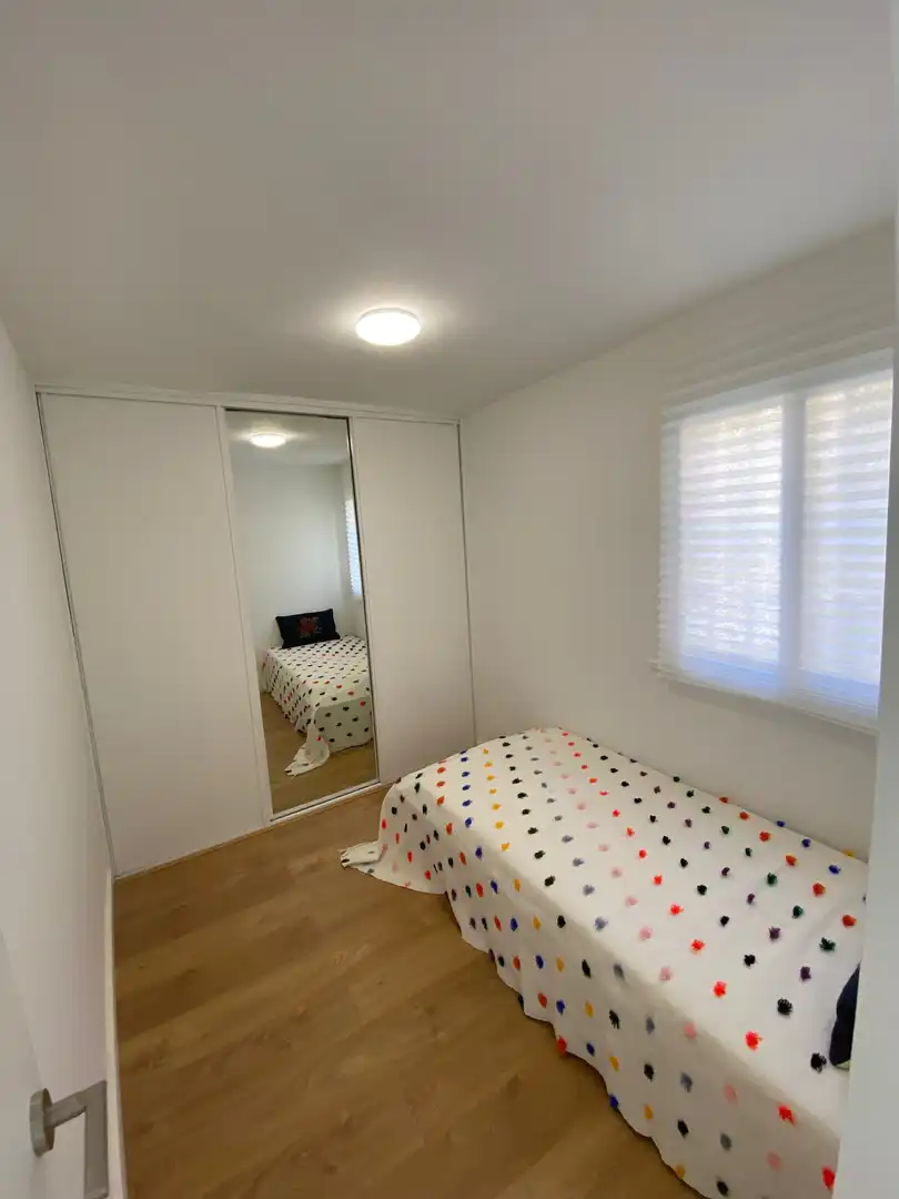 Bedroom of Flat for sale in  Madrid Capital