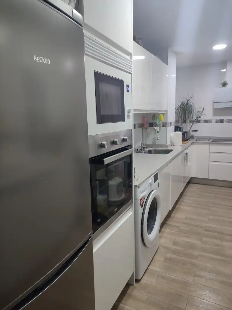 Wohnung zur Miete in Calle Carlos Marx, 30, Sevilla Capital Küche von Wohnung zur Miete in Sevilla Capital mit Klimaanlage