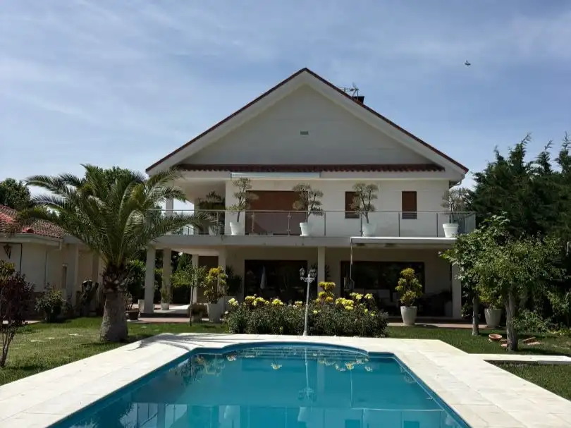 Casa o chalet en venta en Calle Antonio Machado, 26, Valdetorres de Jarama Vista exterior de Casa o chalet en venta en Valdetorres de Jarama con Aire acondicionado, Terraza y Piscina