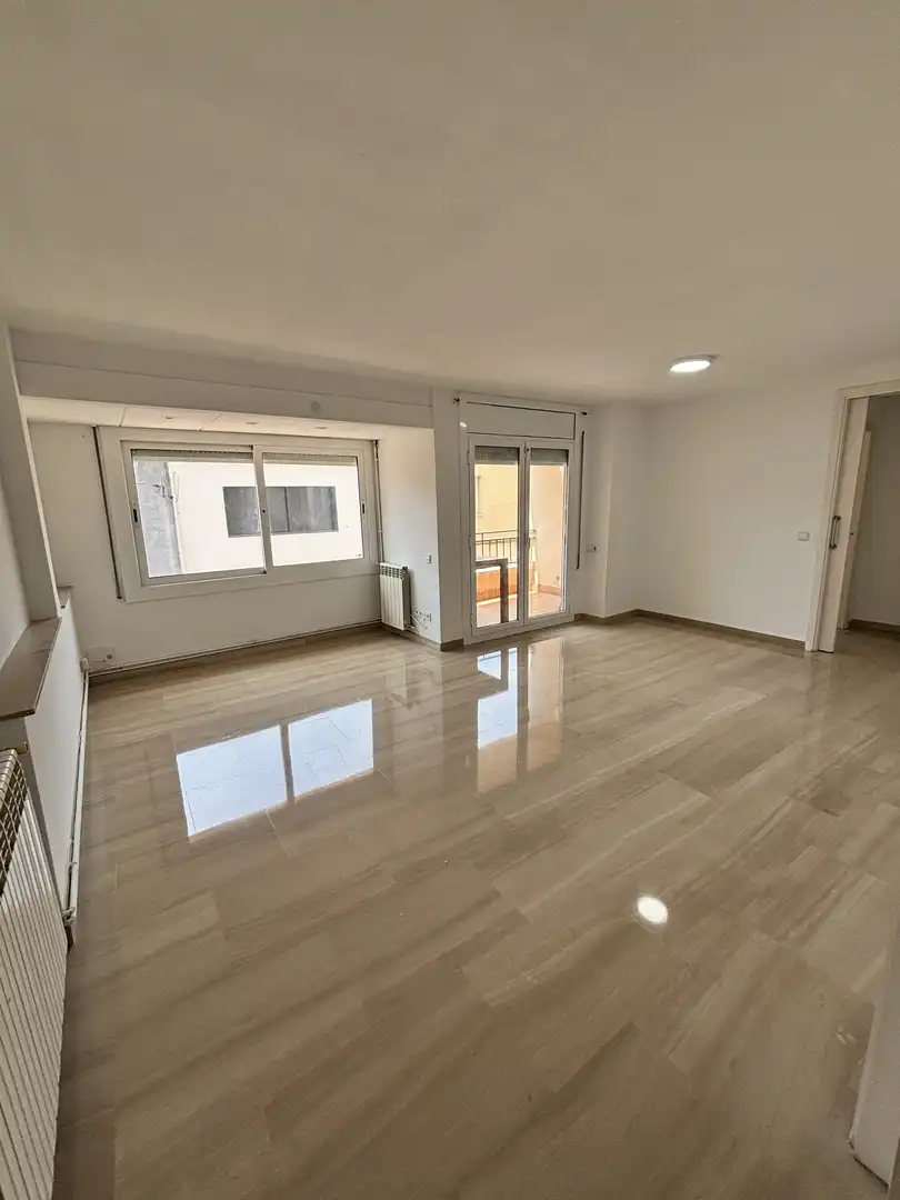 Piso de alquiler en Carrer de Nicolau Talló, 153, Ca n'Aurell Sala de estar de Piso de alquiler en Terrassa con Balcón