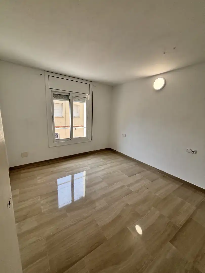 Piso de alquiler en Carrer de Nicolau Talló, 153, Ca n'Aurell Habitación de Piso de alquiler en Terrassa con Balcón