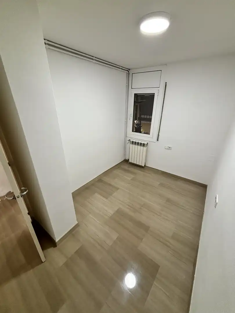 Piso de alquiler en Carrer de Nicolau Talló, 153, Ca n'Aurell Habitación de Piso de alquiler en Terrassa con Balcón