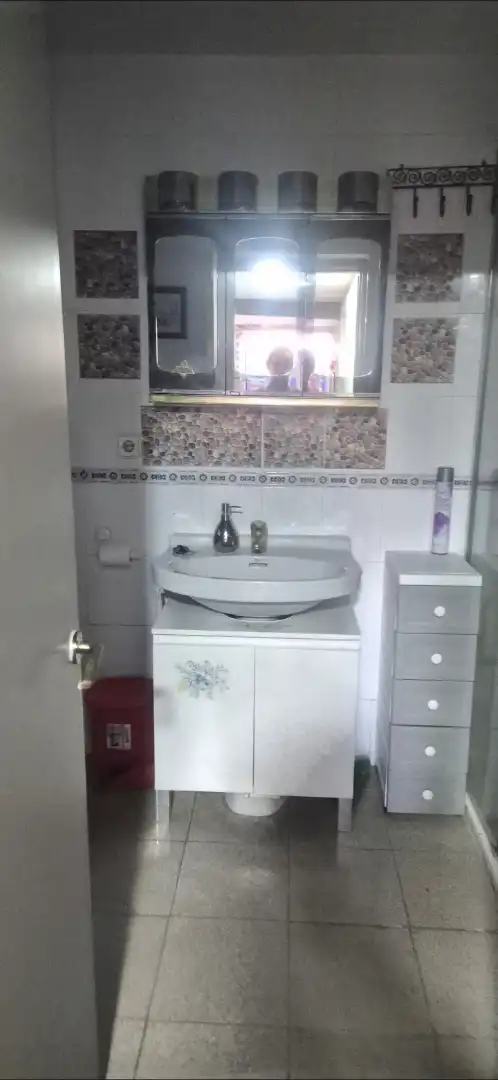 Piso de alquiler en Calle Félix Apellaniz, Centro Baño de Piso de alquiler en Torrelavega